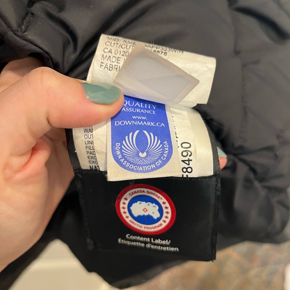 Women’s Canada Goose Winter Jacket - Picture 7 of 8